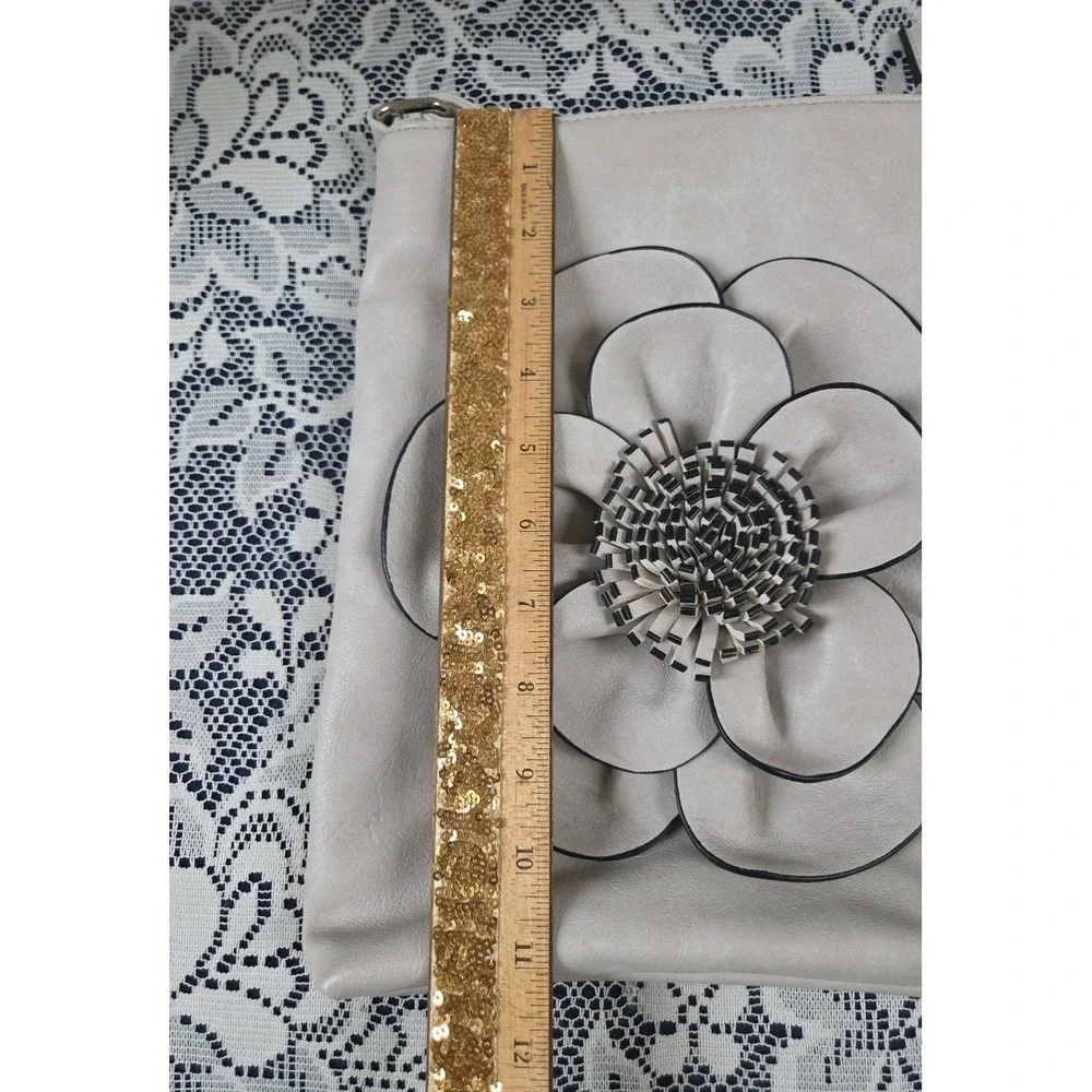 Boutique To U Crossbody Bag Lt Gray Flower Accent Adjustable Strap Fabric Inside